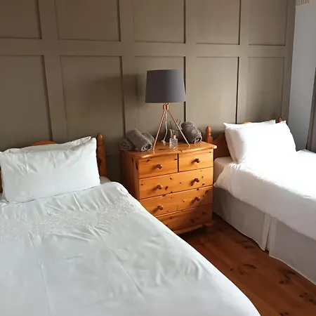 Hill House, Panoramic Burren Views, Ideal Location Feriehus