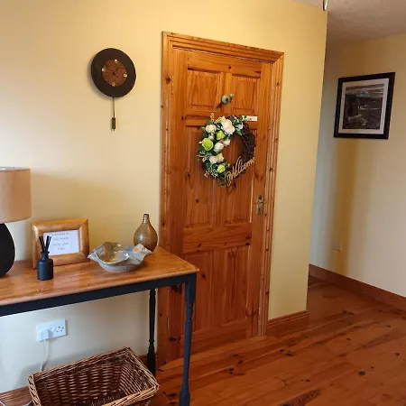 Hill House, Panoramic Burren Views, Ideal Location *