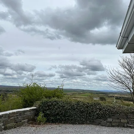 Prázdninový dům Hill House, Panoramic Burren Views, Ideal Location