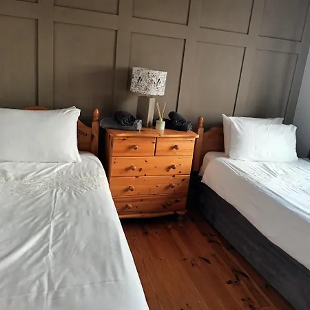 Hill House, Panoramic Burren Views, Ideal Location *