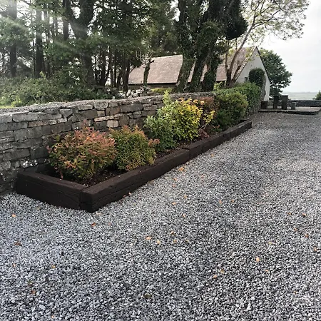 Hill House, Panoramic Burren Views, Ideal Location