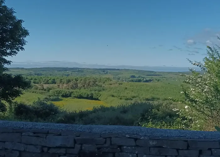 Hill House, Panoramic Burren Views, Ideal Location *