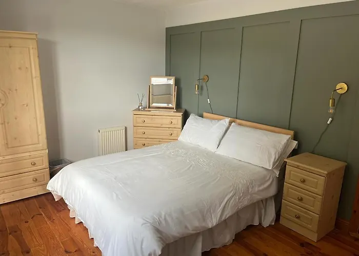 Hill House, Panoramic Burren Views, Ideal Location *