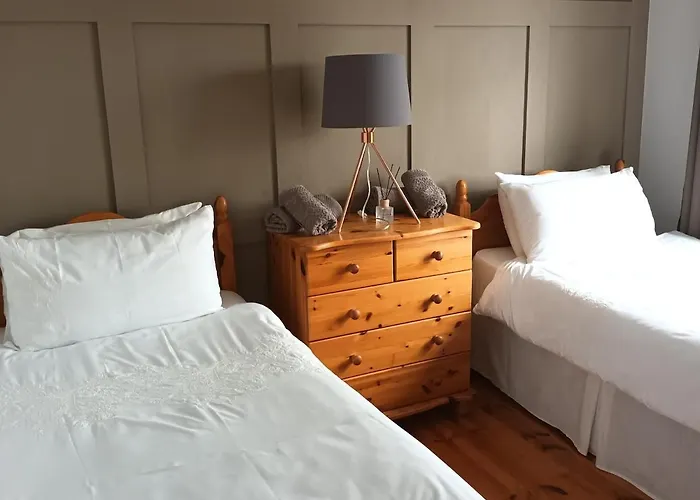 Hill House, Panoramic Burren Views, Ideal Location Holiday home