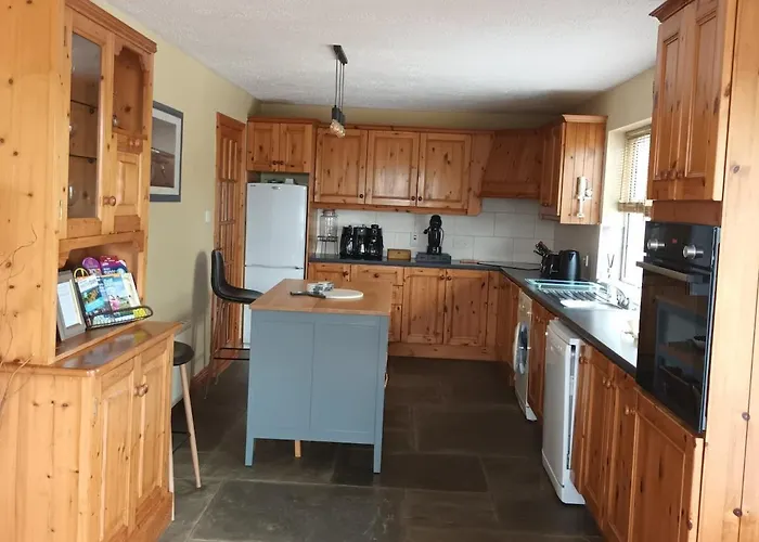 Hill House, Panoramic Burren Views, Ideal Location Holiday home *