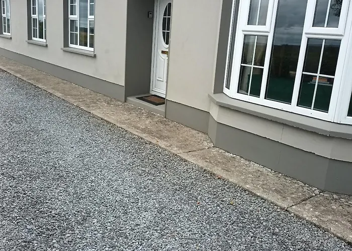 Hill House, Panoramic Burren Views, Ideal Location