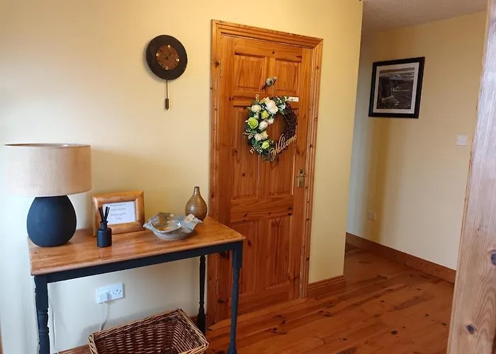 Hill House, Panoramic Burren Views, Ideal Location *